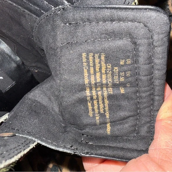 DKNY Steffi camouflage calf hair high heel platform lace zip boots Leather
Camo - Picture 13 of 15